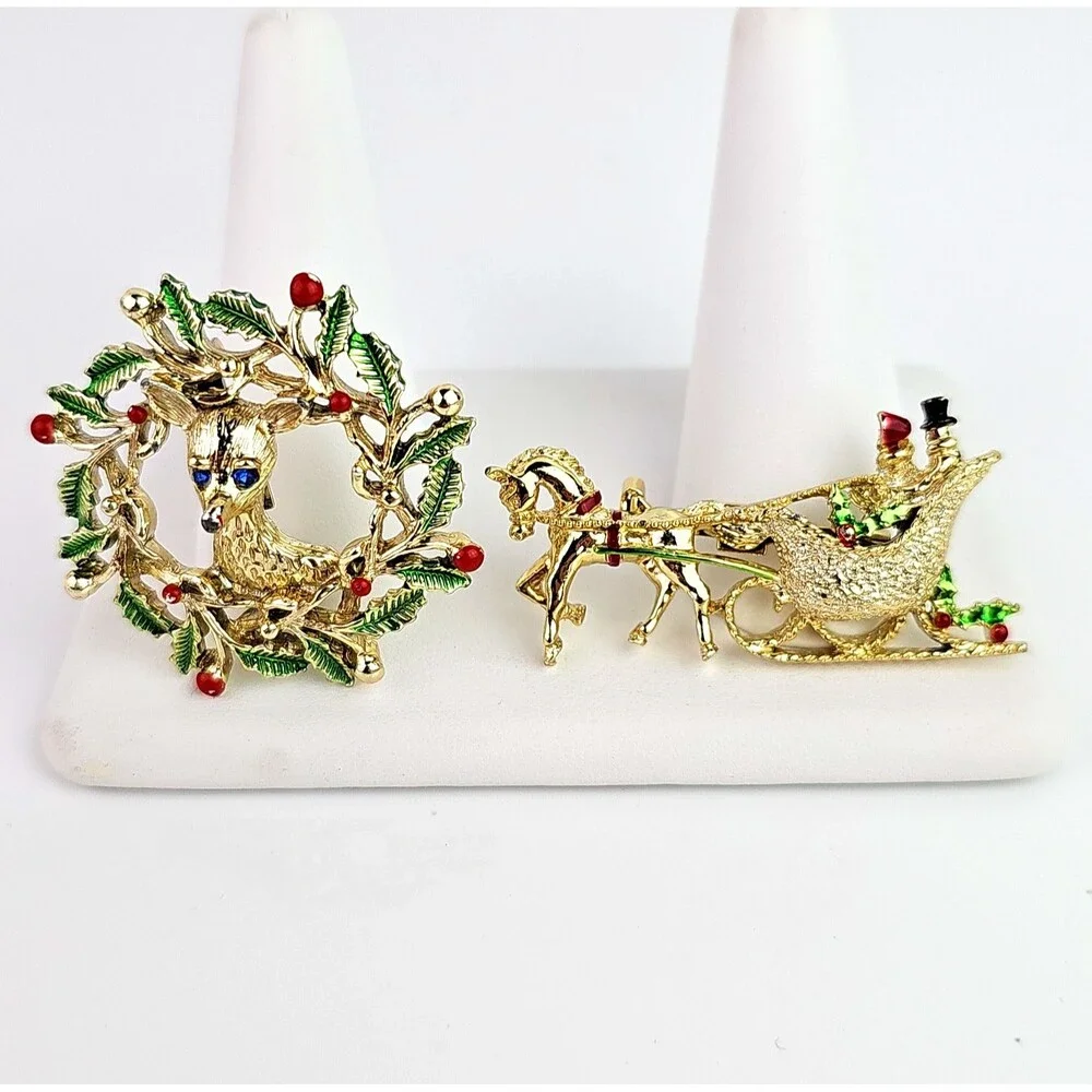 Signed Gerry’s Brooch Horse Sleigh Holiday Wreath Deer Brooch Gold Tone Set of 2